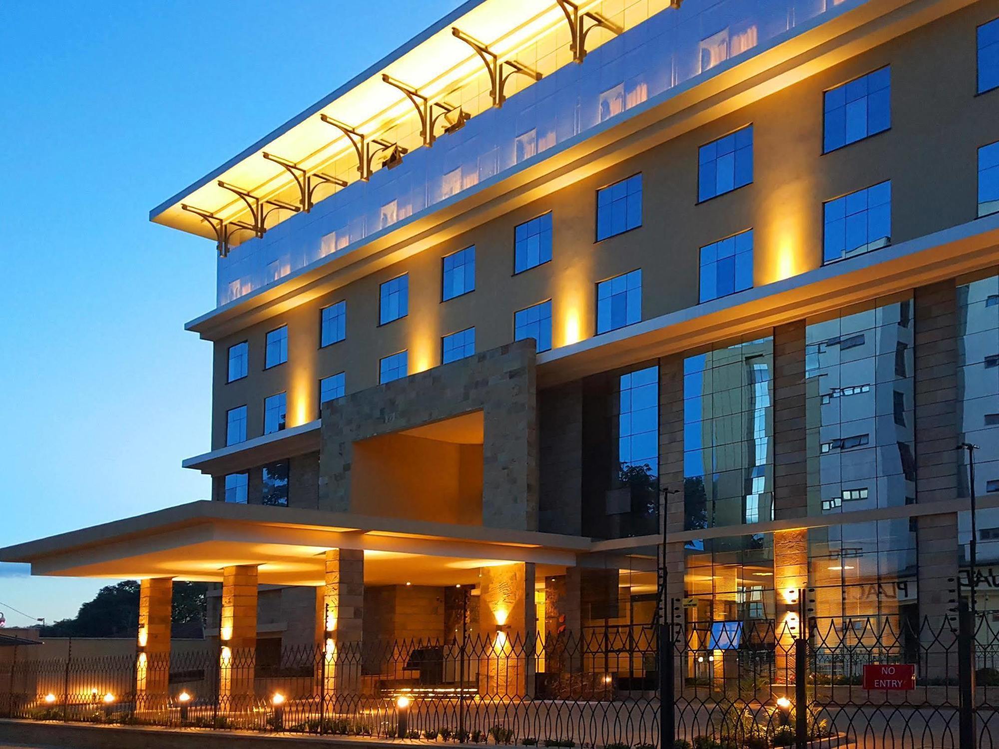 Hotel Doubletree By Hilton Nairobi Zewnętrze zdjęcie