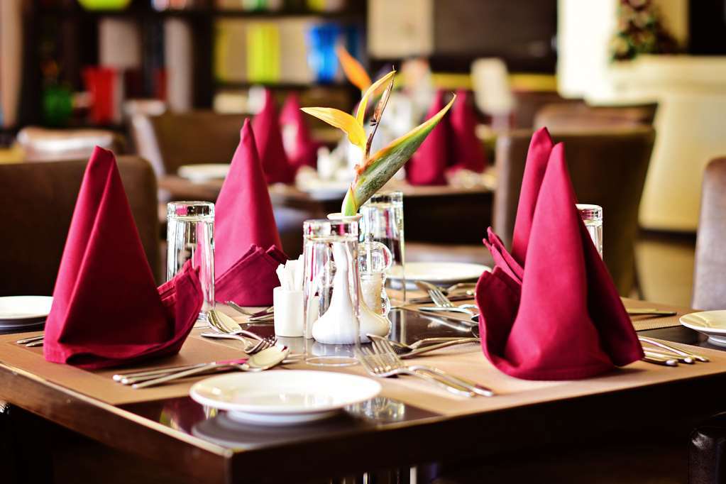 Hotel Doubletree By Hilton Nairobi Restauracja zdjęcie